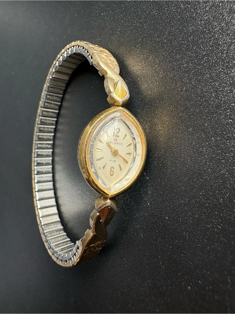 Helbros Ladies vintage Gold-Tone Vintage Teardrop Shaped Wristwatch
